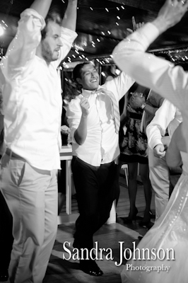 Best Lakeside wedding at Paradise Cove in Orlando, Florida - Wedding photographer - Sandra Johnson (SJFoto.com)